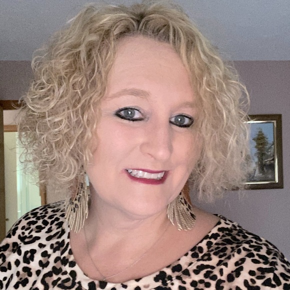 Meet your Posher, Theresa - Picture 1 of 1